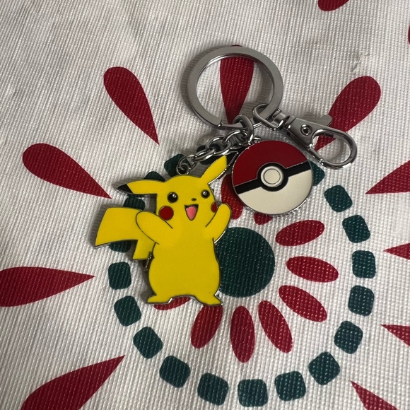 Pikachu Pokeball Metal Charm Keychain Keyring - Picture 1 of 3